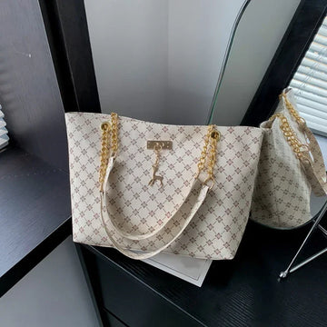 PU LEATHER HANDBAGS 1pcs Fashionable Large Capacity Handbag Texture PU Leather Tote Women Bag with Hanging Accessories Shoulder Bag